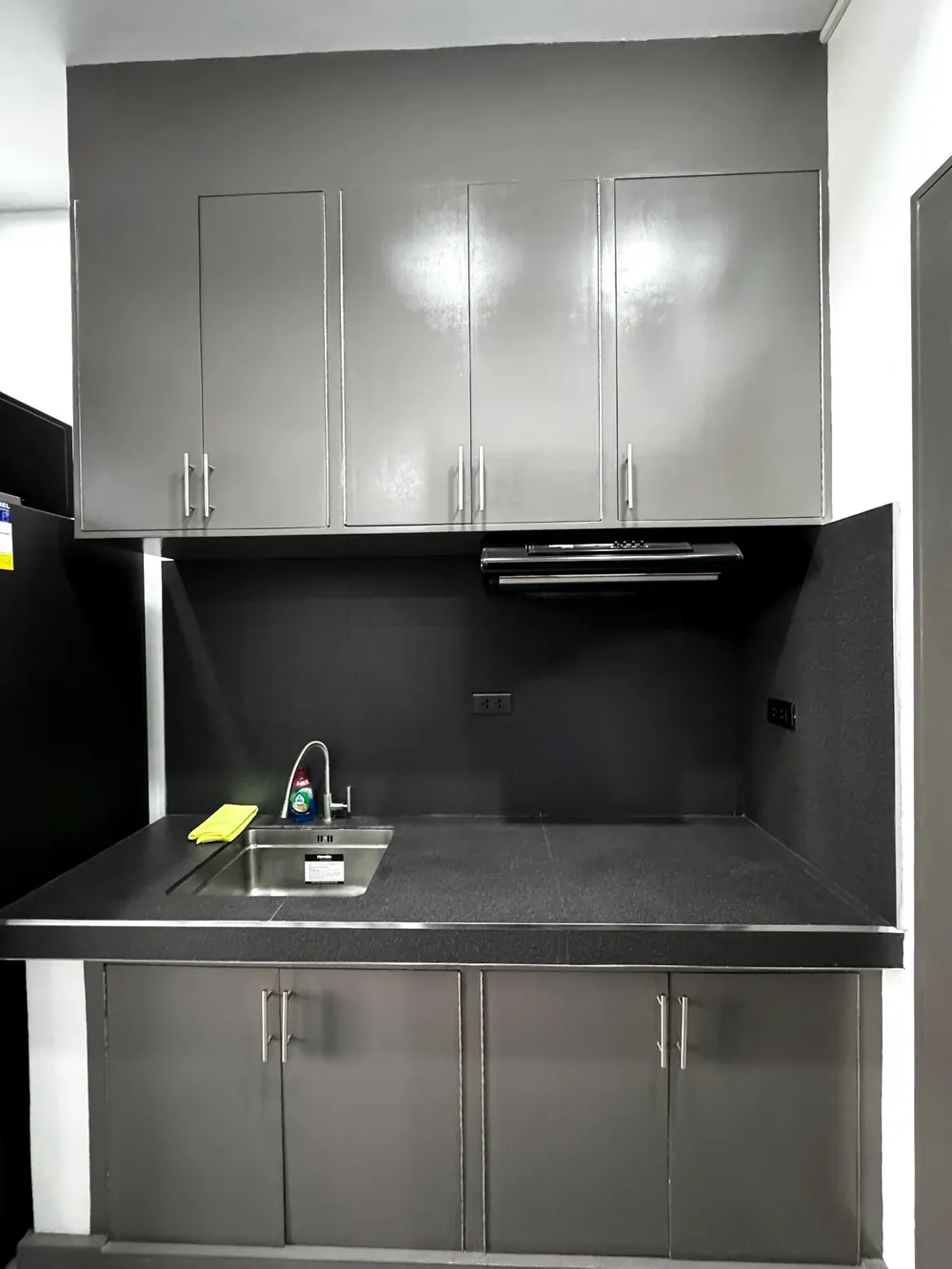 One-bedroom apartment — kitchenette